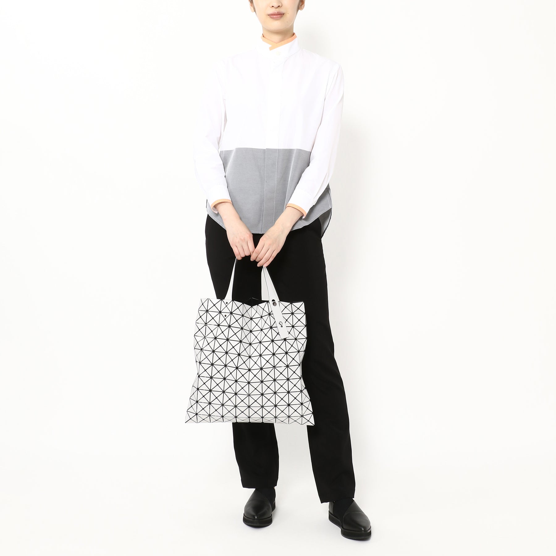 PRISM MATTE TOTE BAG | The official ISSEY MIYAKE ONLINE STORE 