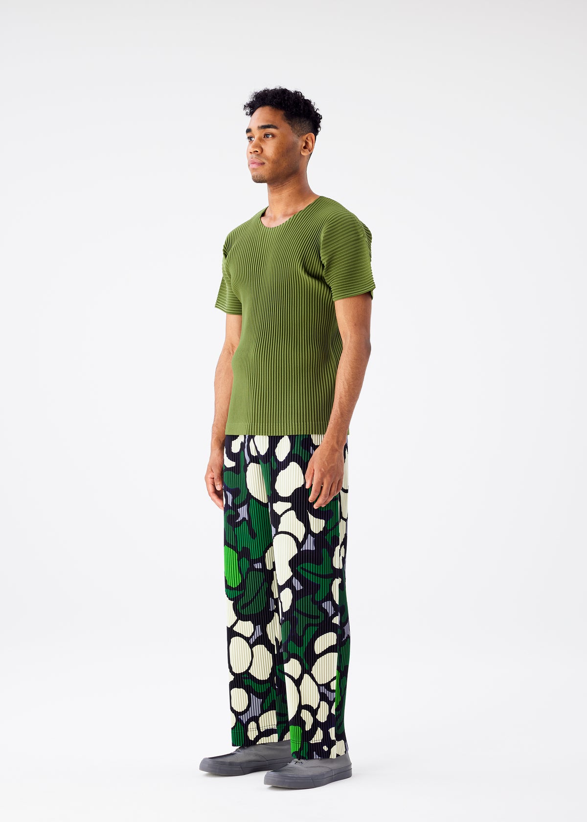 COTTON BOLLS PANTS | The official ISSEY MIYAKE ONLINE STORE 