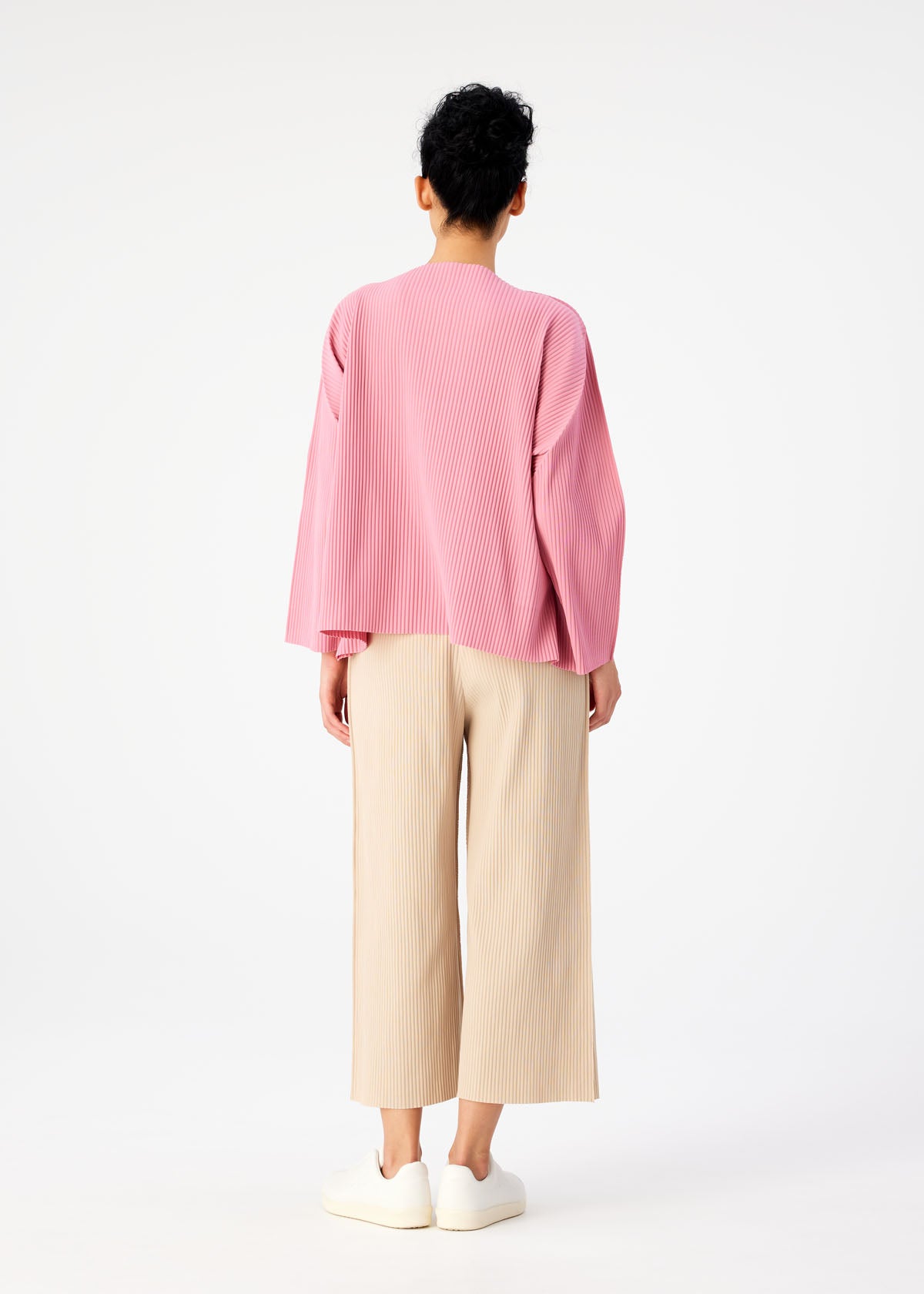 FINE KNIT PLEATS BOTTOM 2 PANTS | The official ISSEY MIYAKE ONLINE 