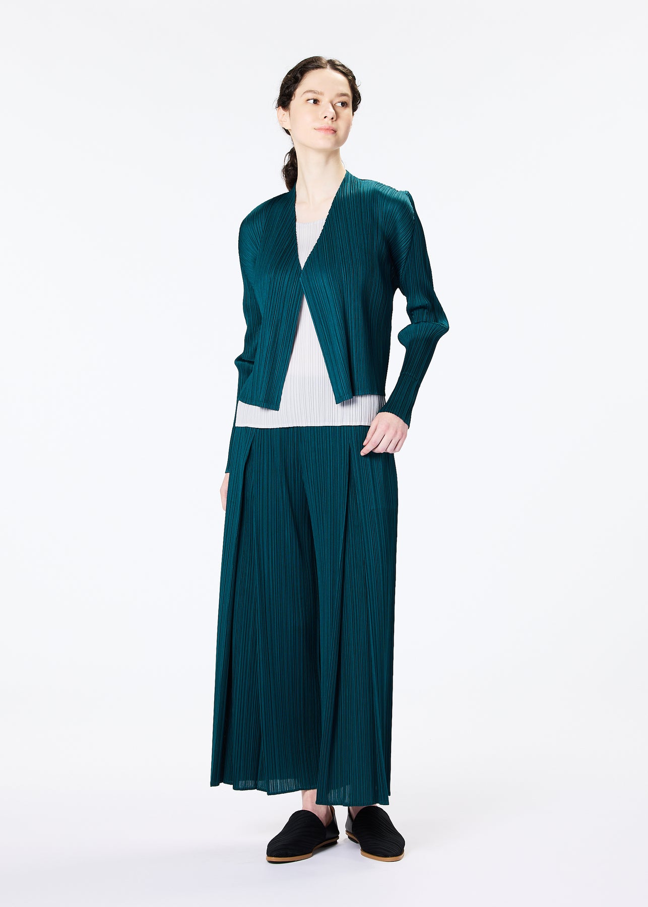 MONTHLY COLORS : FEBRUARY PANTS, The official ISSEY MIYAKE ONLINE STORE