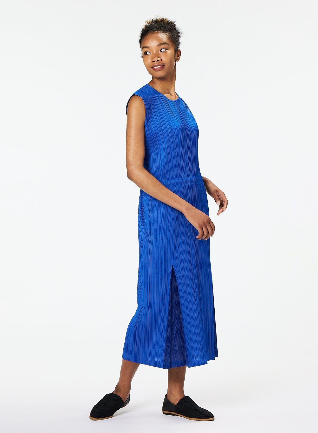 FLICK DRESS | The official ISSEY MIYAKE ONLINE STORE | ISSEY