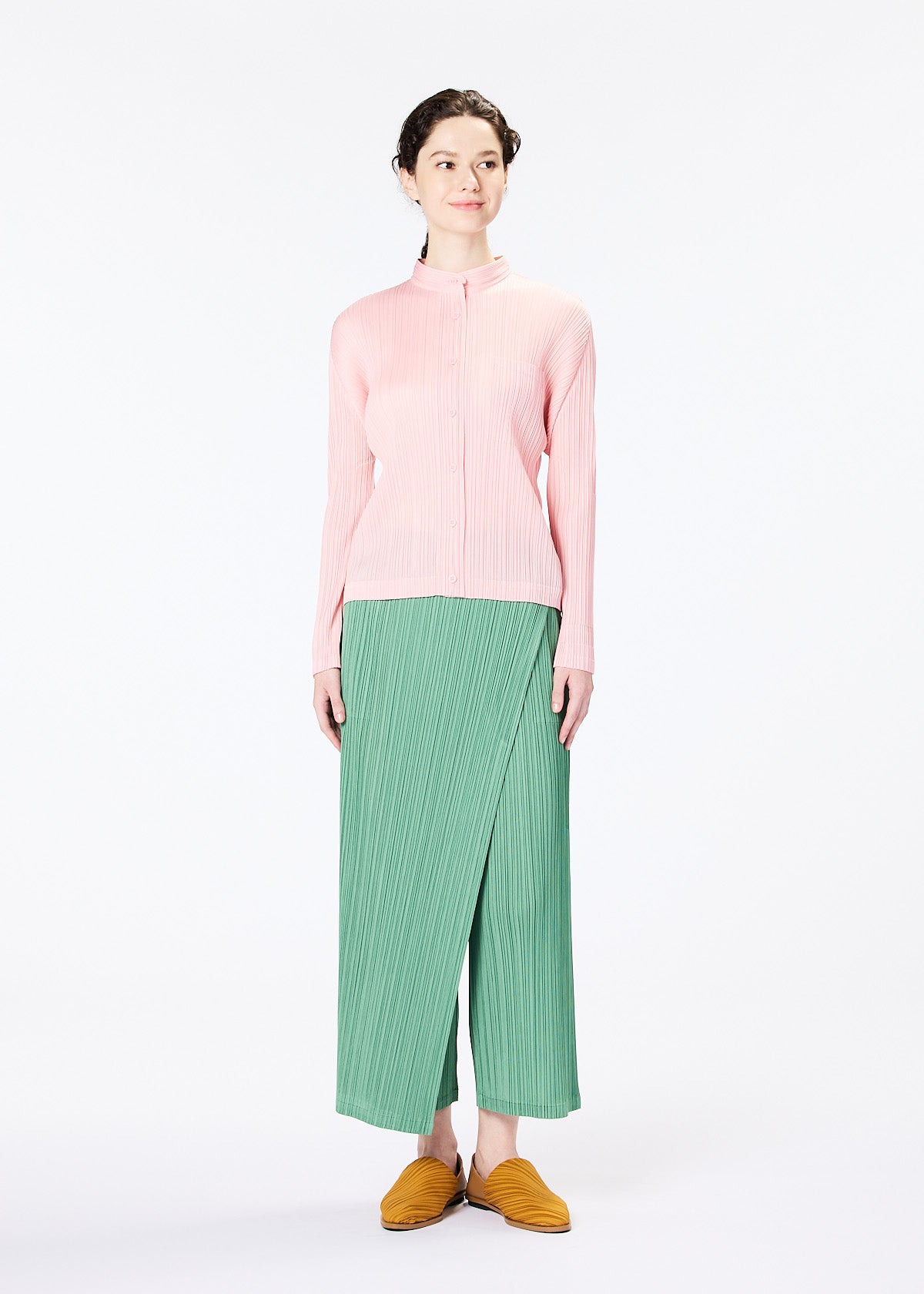 MONTHLY COLORS : FEBRUARY TOP | The official ISSEY MIYAKE ONLINE
